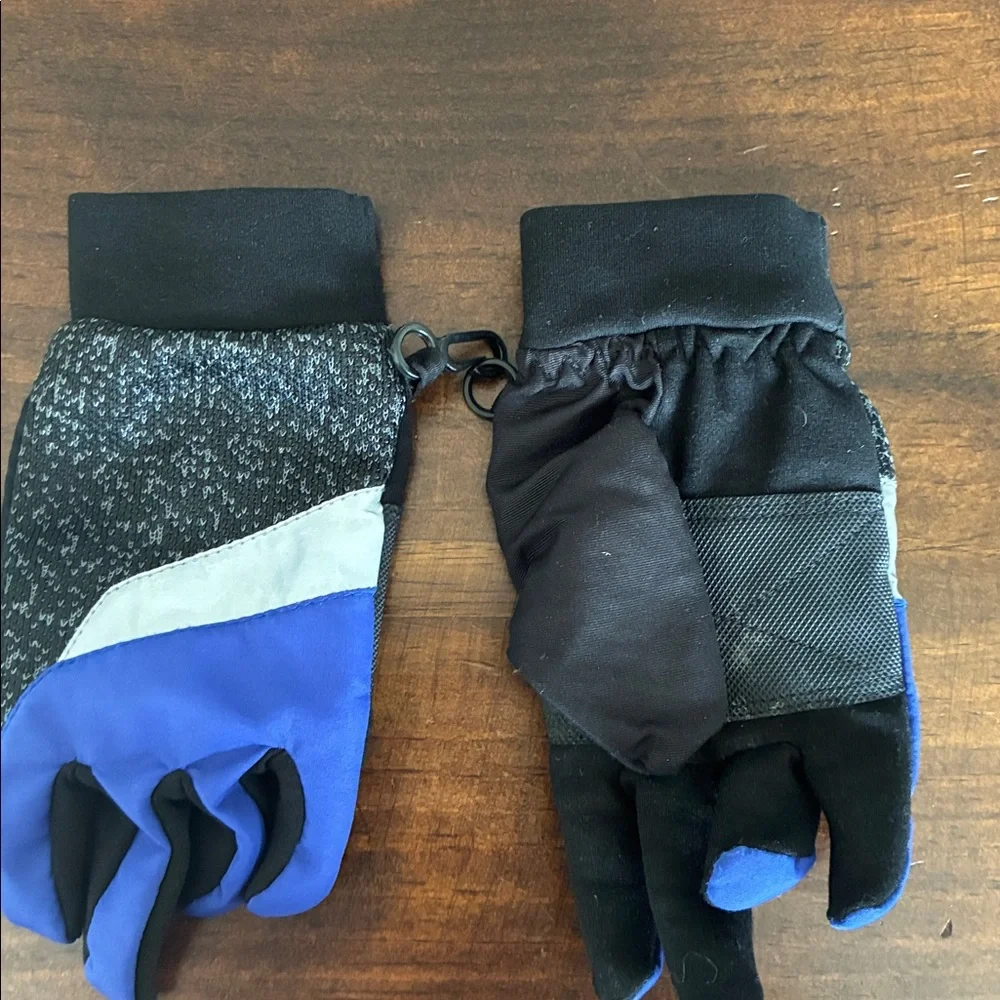 Nice boys gloves size 4-7